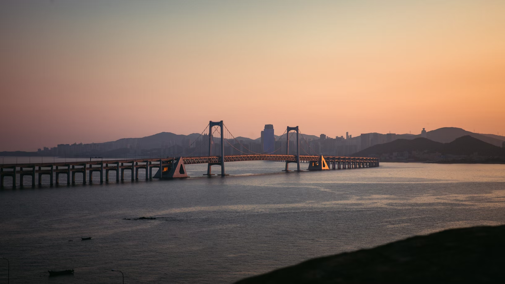 Abstract chaotic highway and bridge disruption